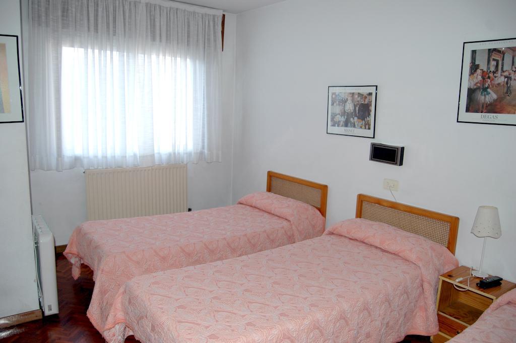 Hostal Charo II Santiago de Compostela Rum bild